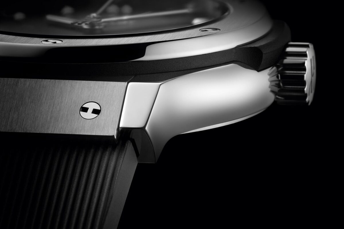 Женские часы Hublot Classic Fusion
Titanium